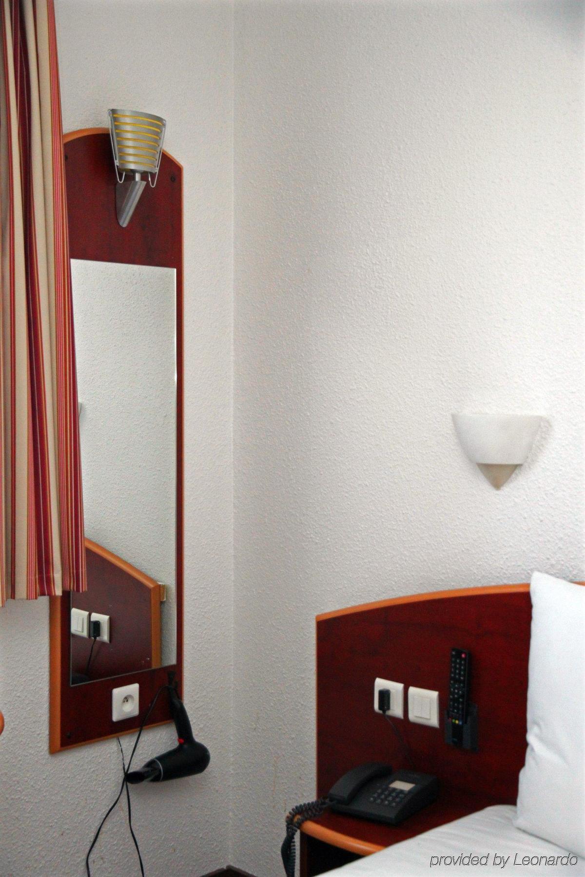 Comfort Hotel Grenoble Saint Egreve Экстерьер фото